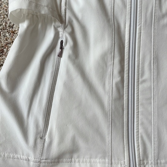 NWOT Calia by Carrie Underwood white vest - Picture 5 of 5